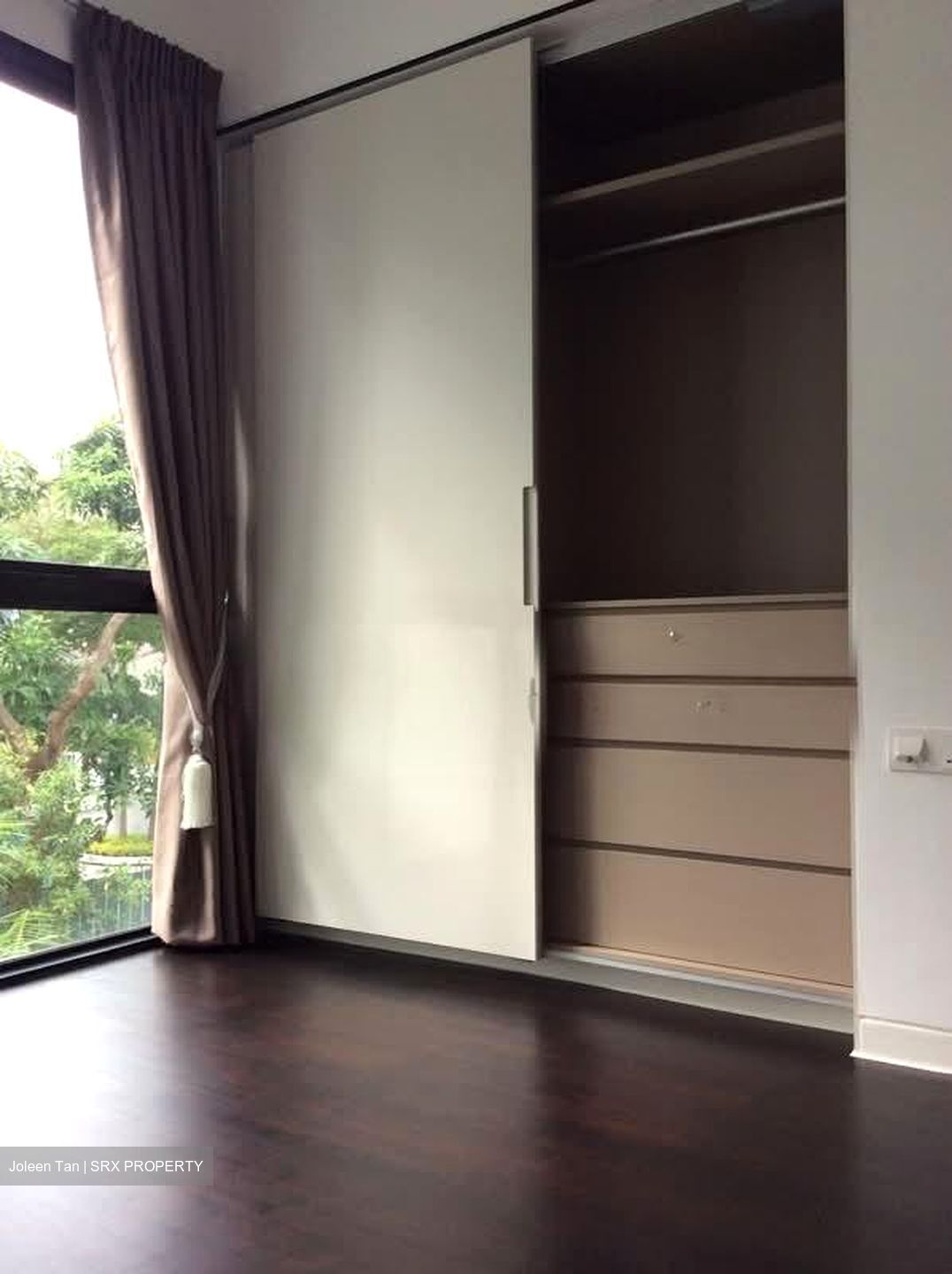Village @ Pasir Panjang (D5), Condominium #596834061